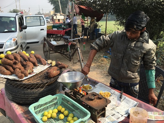 焼き芋にはライムがついてく,北インド・ハリヤーナ