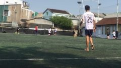 人口芝のサッカー場、フエ市・ベトナム